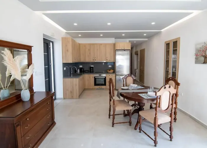 Апартаменты George's *